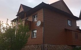 микуличин на долоні